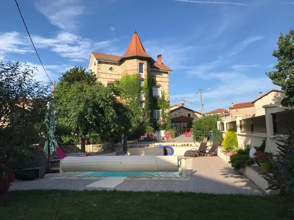 Belle Maison De Famille Villa Usson-en-Forez Exterior photo